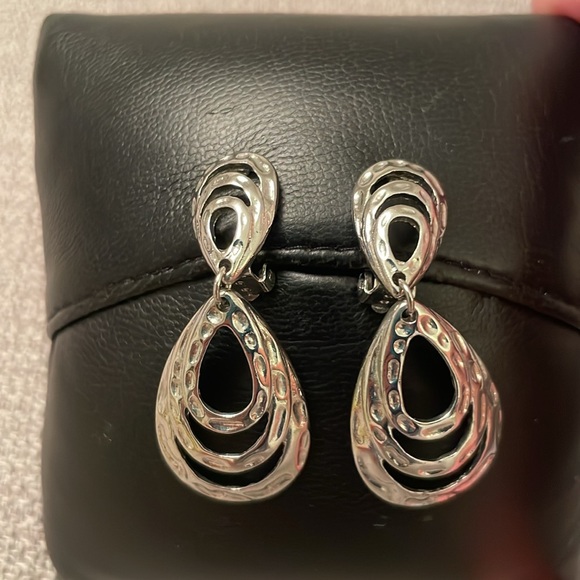 Clip On Silver Tone Earrings Hammered Look - Picture 10 of 10